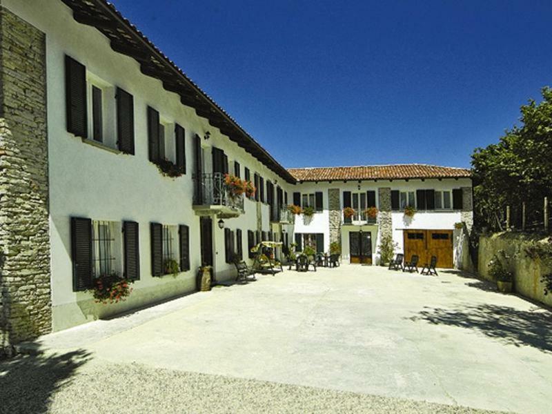 Agriturismo Cascina Anri Mango Exteriér fotografie