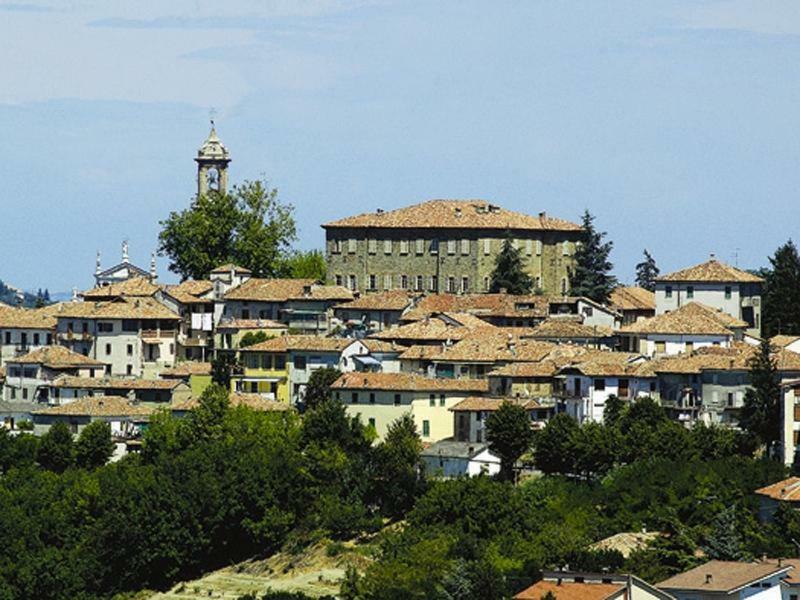 Agriturismo Cascina Anri Mango Exteriér fotografie